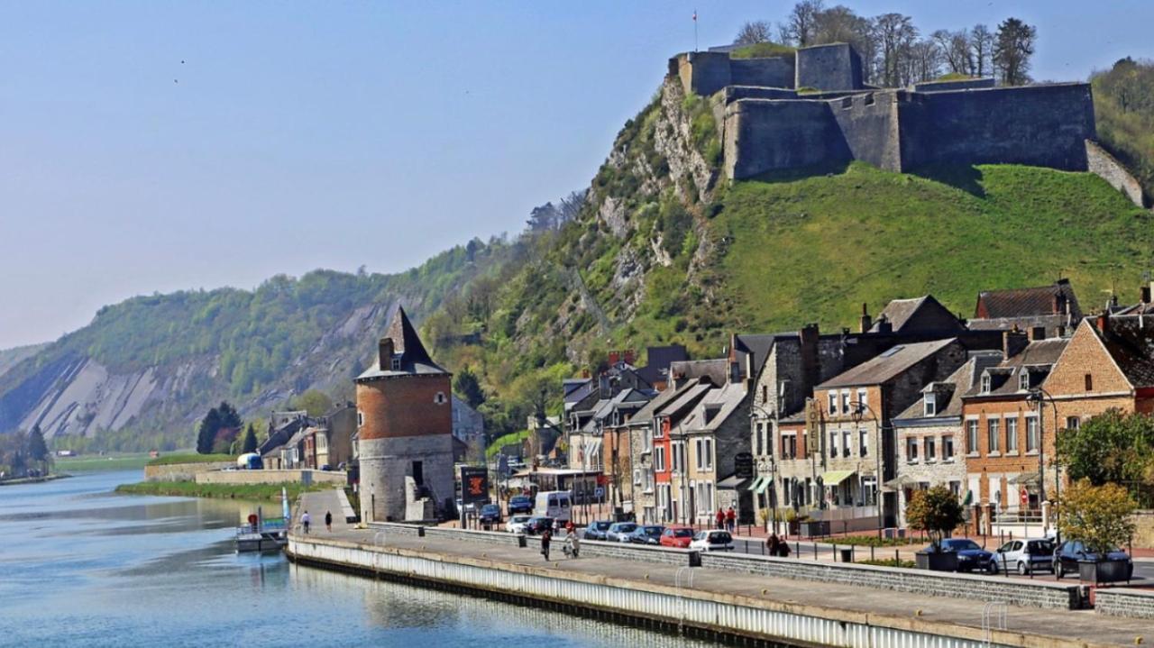 Charmant T2 Centre Ville Givet Exterior foto